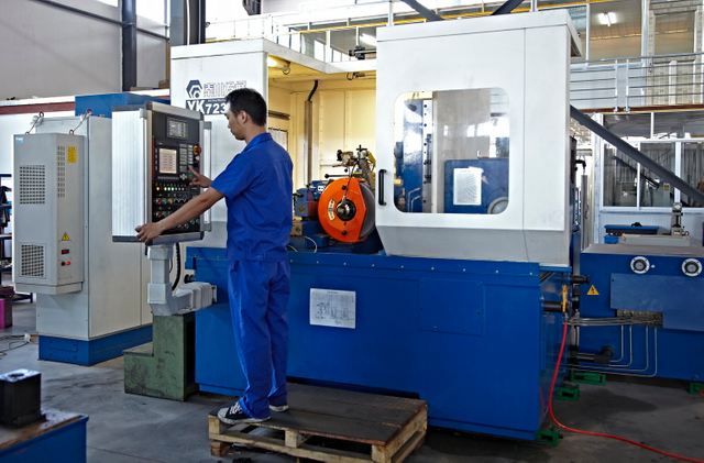 YK7232A蜗杆砂轮磨齿机