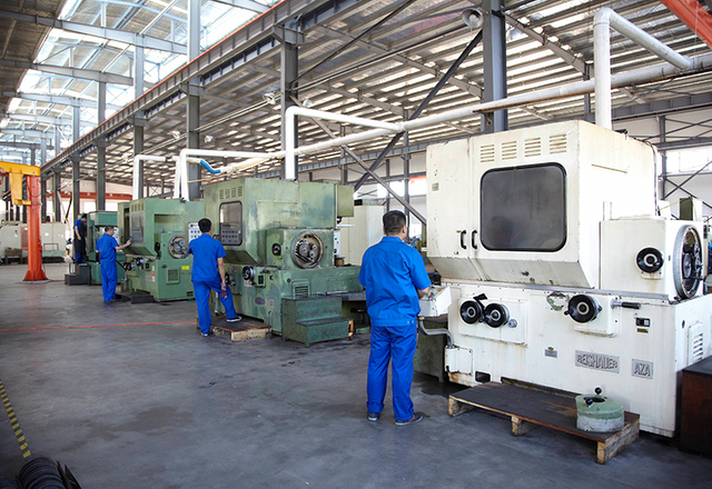  Gear reducer manufacturing workshop with machining equipment